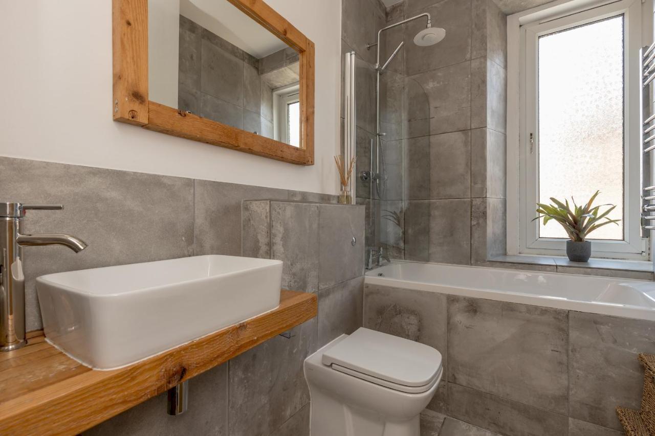 Pass The Keys Stunning 3 Bed Loft Style Apt With Free Parking Edinburgh Exterior photo